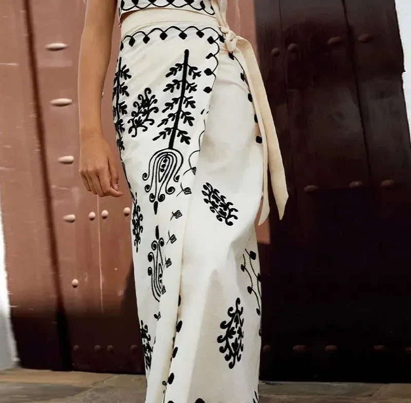 Conjunto Cecilia – Estampado Chic de Top y Falda