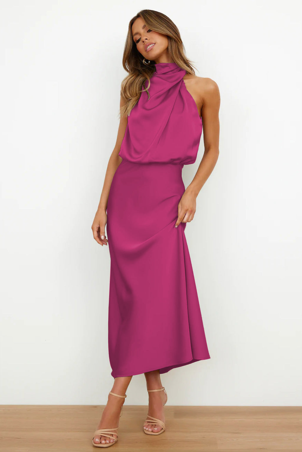 DIANA | Vestido Largo de Satén con Cuello Halter