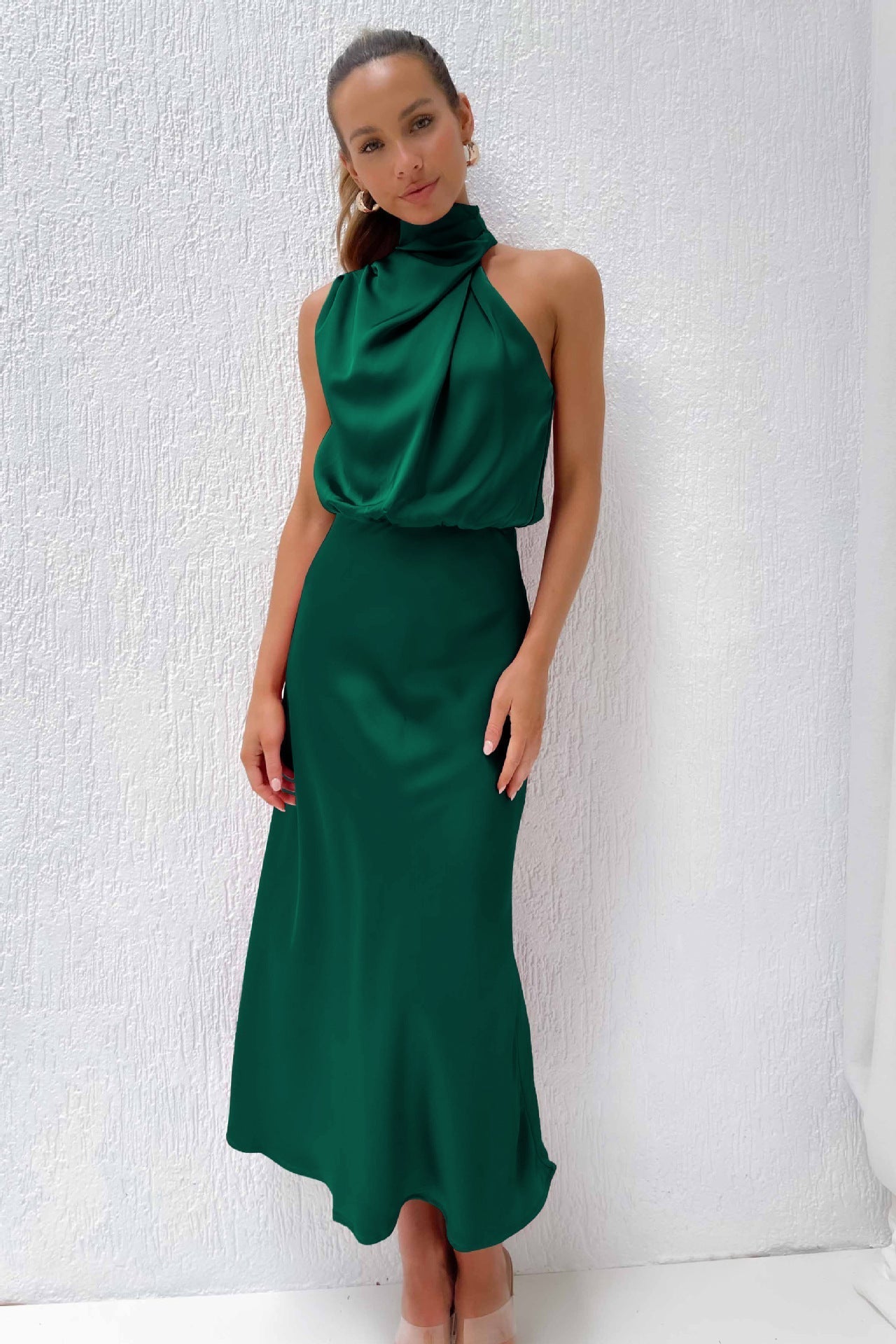 DIANA | Vestido Largo de Satén con Cuello Halter