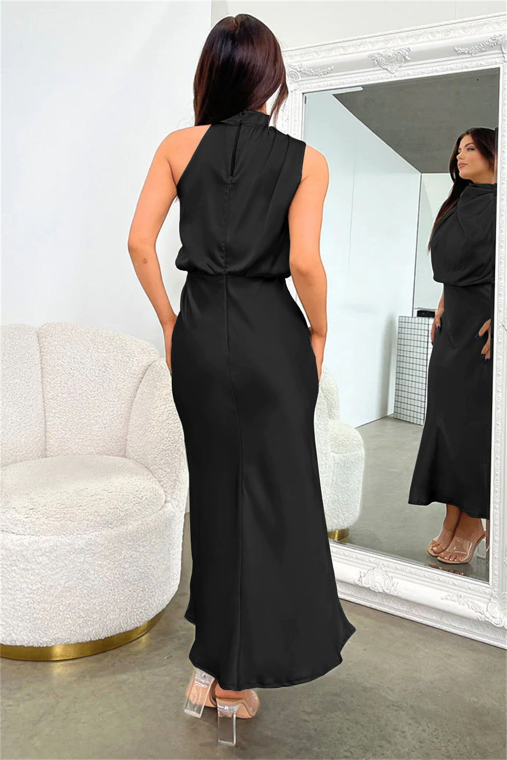 DIANA | Vestido Largo de Satén con Cuello Halter